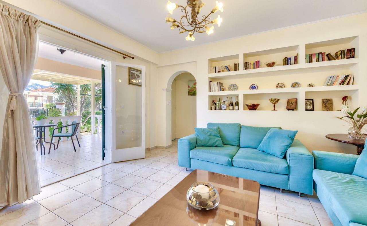 Ina Apartment Kalamaki  Bagian luar foto
