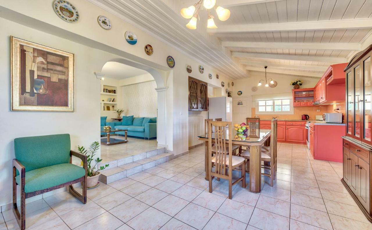 Ina Apartment Kalamaki  Bagian luar foto