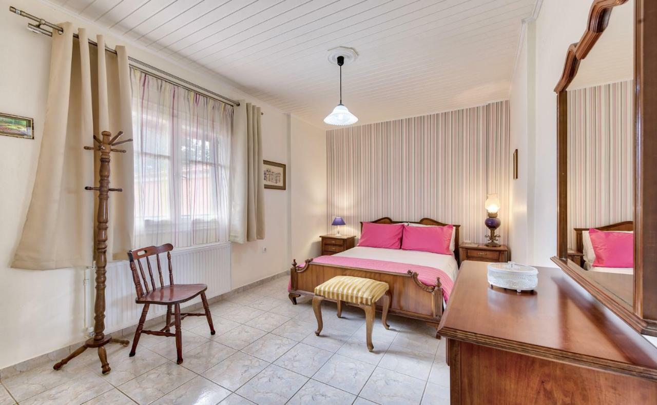 Ina Apartment Kalamaki  Bagian luar foto