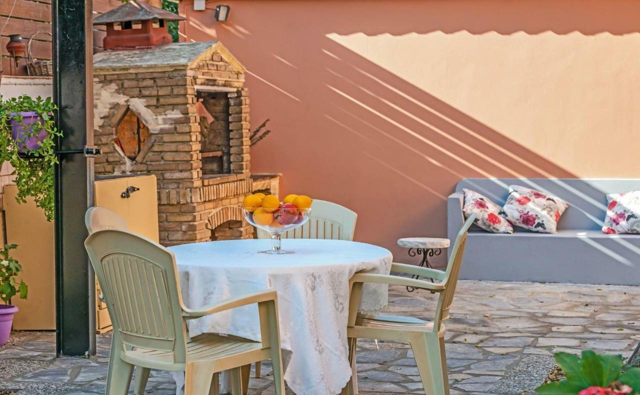 Ina Apartment Kalamaki  Bagian luar foto