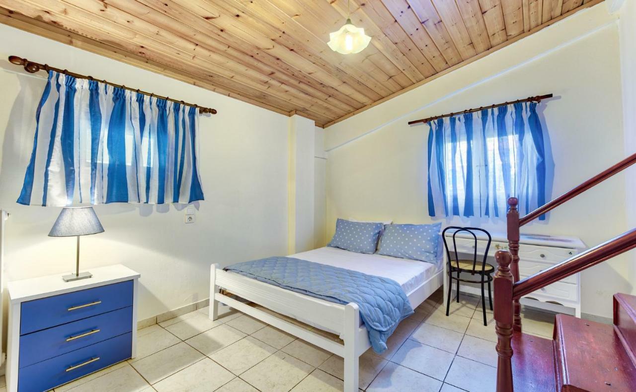 Ina Apartment Kalamaki  Bagian luar foto