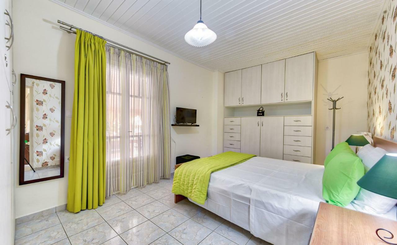 Ina Apartment Kalamaki  Bagian luar foto