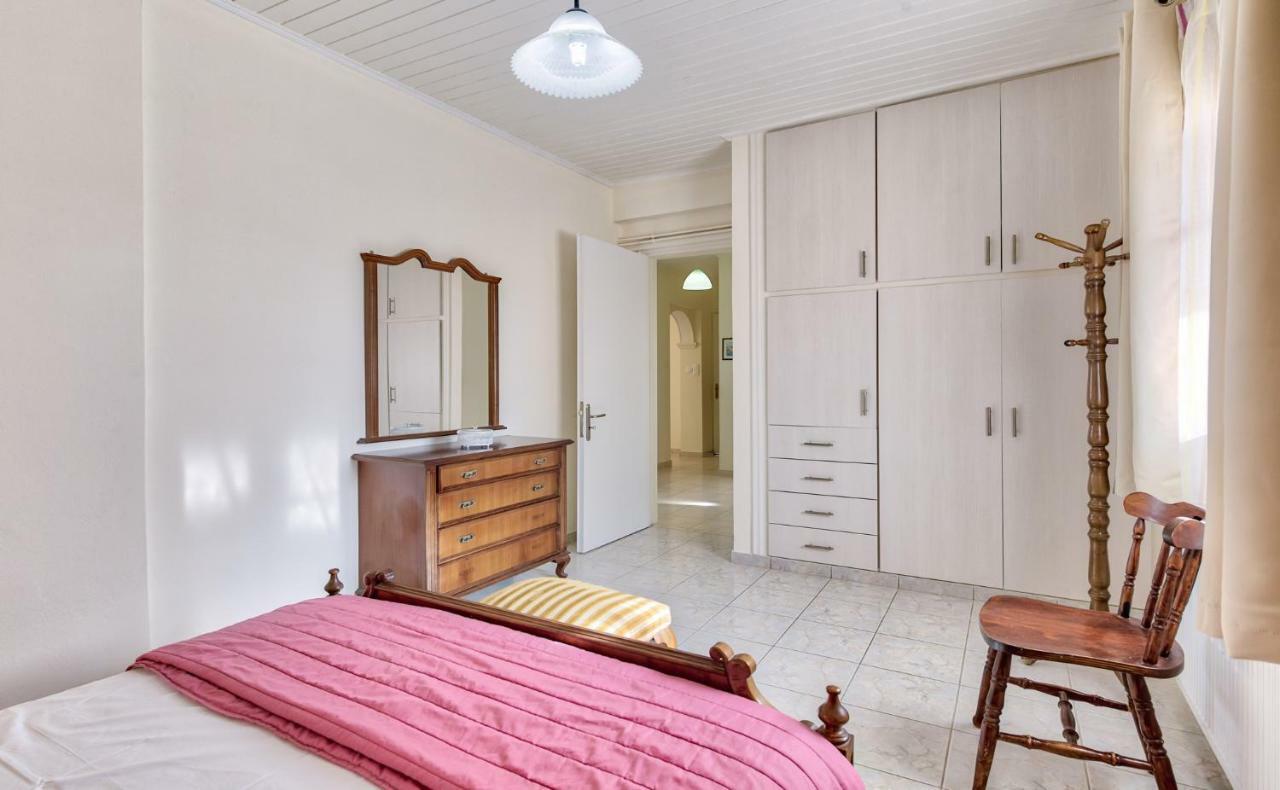 Ina Apartment Kalamaki  Bagian luar foto